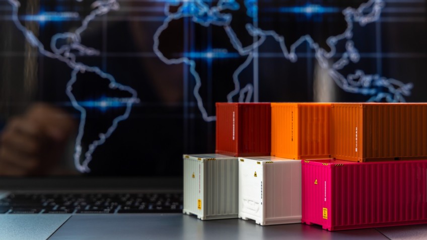 Влияние санкций, логистики и таможни на цену доставки посылок.